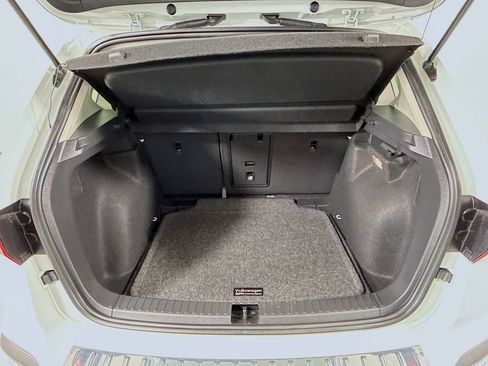 Used 2023 Volkswagen Taos SE w/ Panoramic Sunroof Package FWD image 28