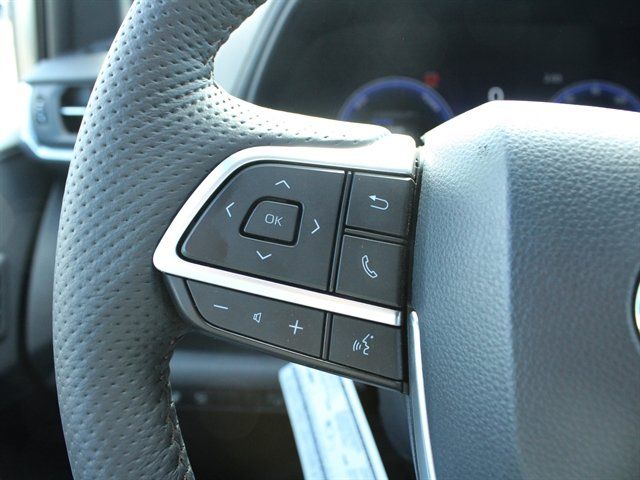 Used 2026 Toyota Sienna Platinum AWD/4WD image 27