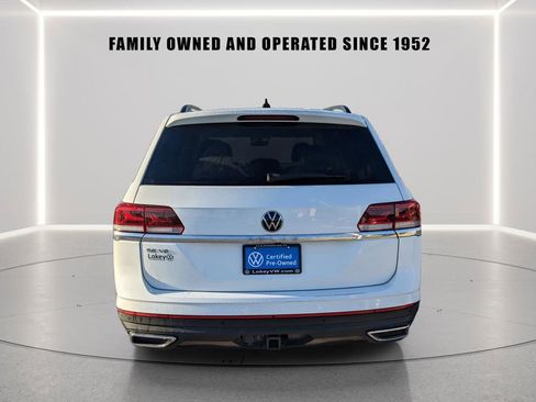 Certified 2022 Volkswagen Atlas SE image 4