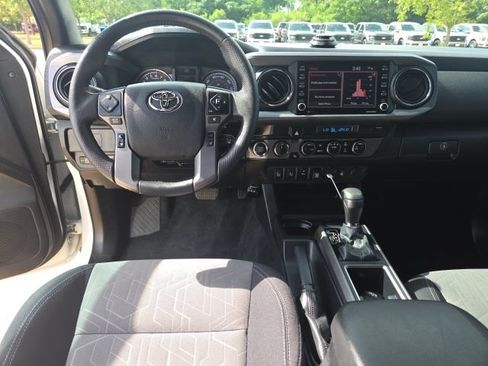 Used 2023 Toyota Tacoma TRD Off-Road w/ Technology Package AWD/4WD image 7