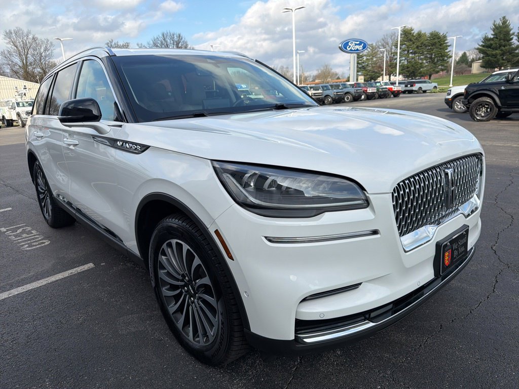 Used 2023 Lincoln Aviator Reserve w/ Equipment Group 201A AWD/4WD image 7