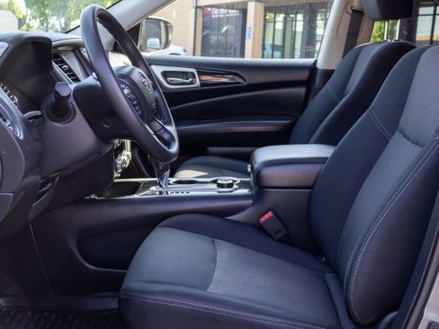 Used 2019 Nissan Pathfinder S AWD/4WD image 15