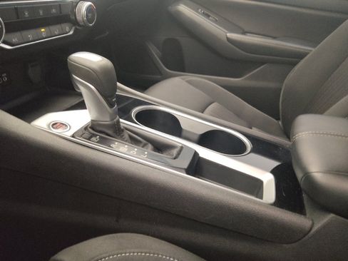 Used 2024 Nissan Altima 2.5 SV FWD image 26