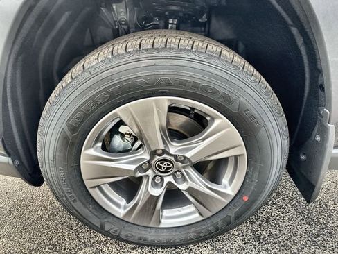 New 2025 Toyota RAV4 XLE image 20