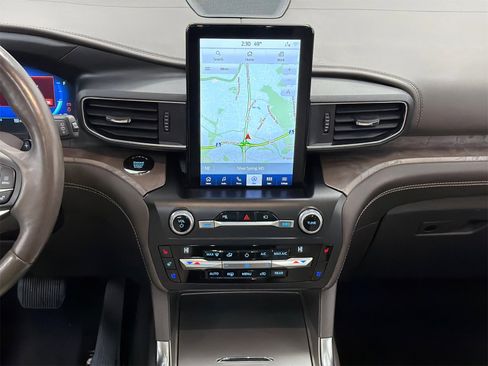 Used 2020 Ford Explorer Platinum w/ Premium Technology Package image 22