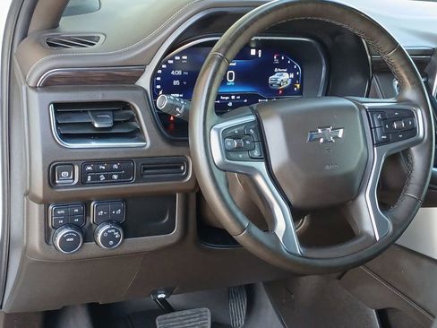 Certified 2024 Chevrolet Suburban Z71 w/ Luxury Package AWD/4WD image 18