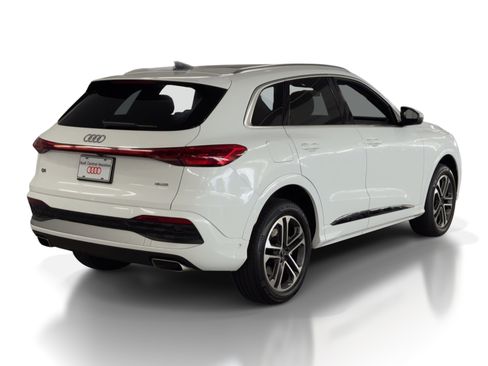 Used 2025 Audi Q5 Premium Plus w/ Premium Plus image 9