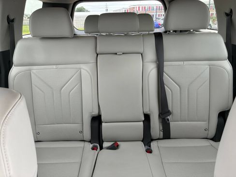 Used 2025 Hyundai Santa Fe SEL FWD image 36