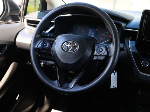 Used 2023 Toyota Corolla LE image 33