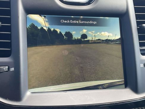 Used 2023 Chrysler 300 C RWD image 19