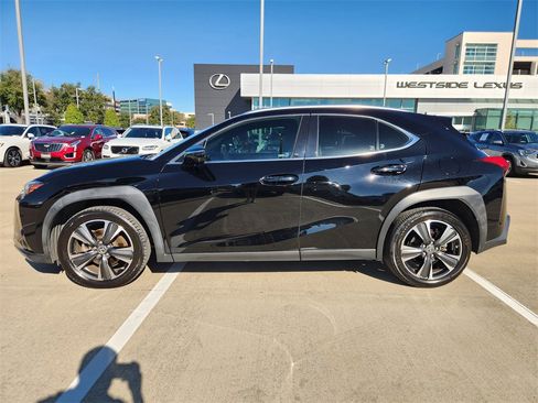 Used 2019 Lexus UX 200 image 4