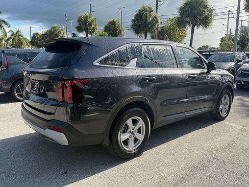 Certified 2026 Kia Sorento LX FWD image 7