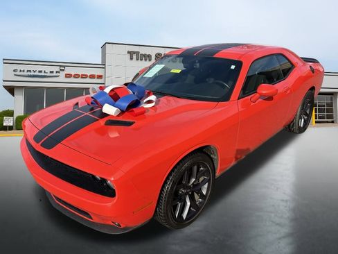 Used 2023 Dodge Challenger SXT w/ Blacktop Package image 9