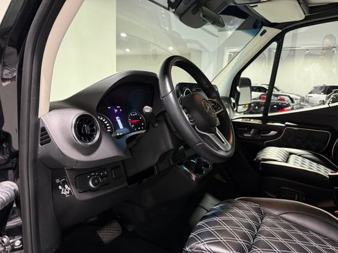 Used 2022 Mercedes-Benz Sprinter 3500 image 38