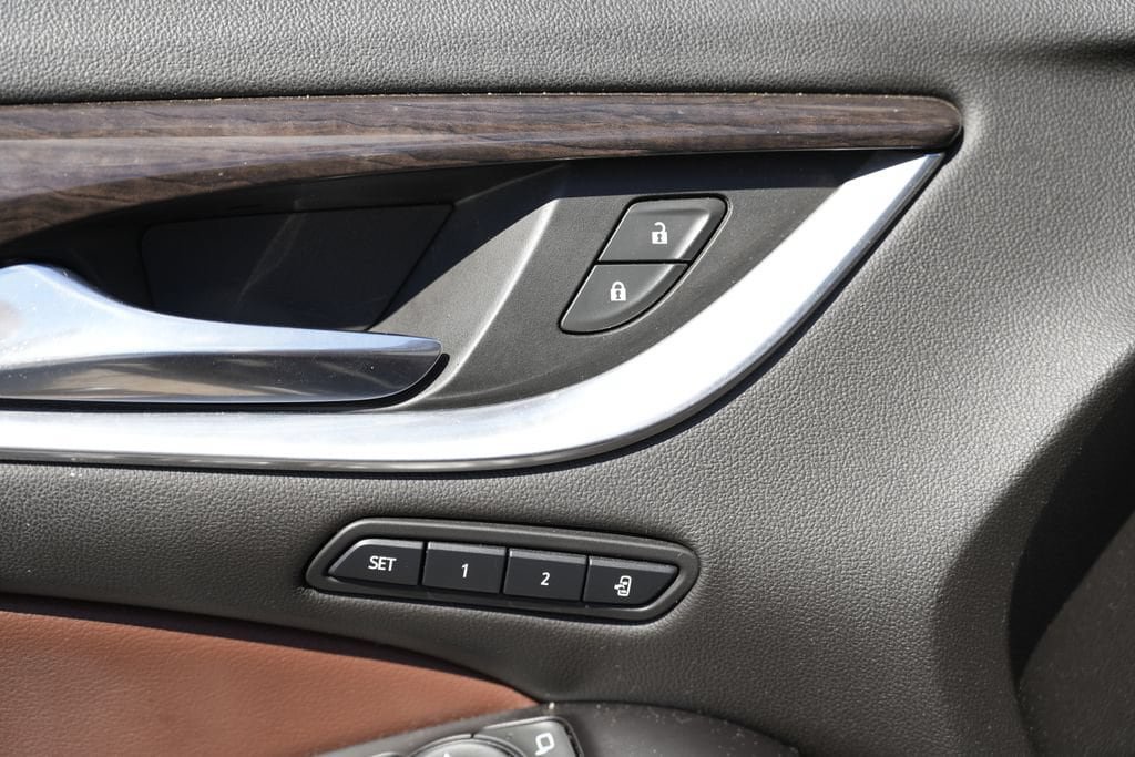 Used 2020 Buick Enclave Avenir w/ Avenir Technology Package AWD/4WD image 20