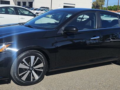 Used 2022 Nissan Altima 2.5 SV