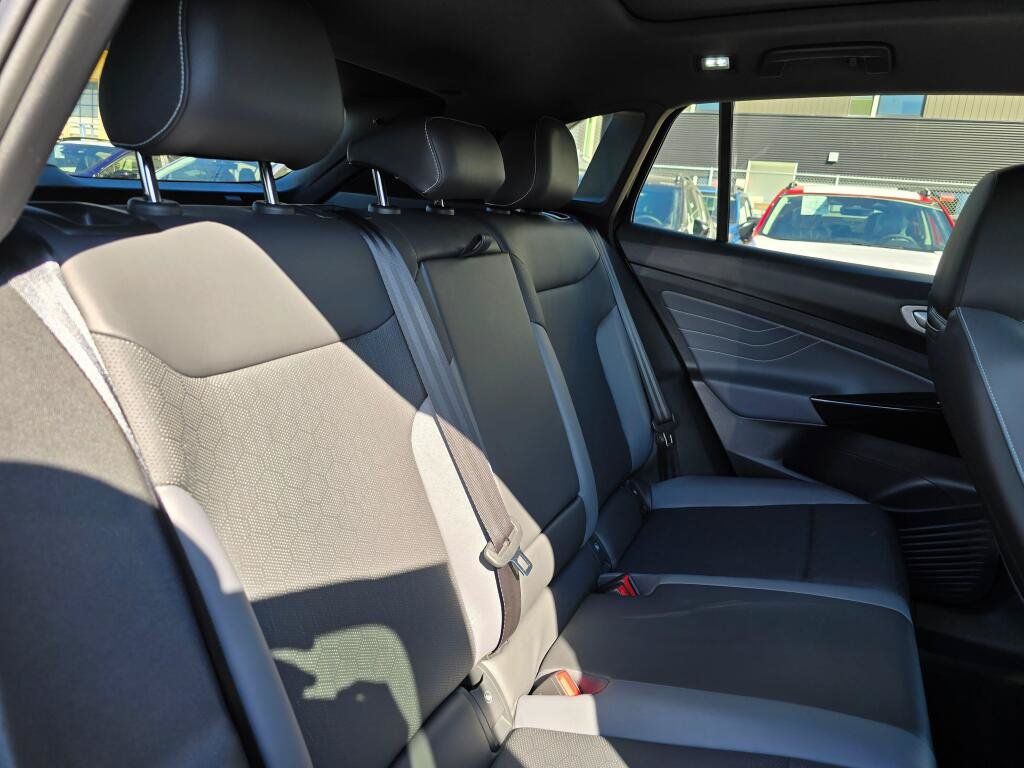 Used 2023 Volkswagen ID.4 S RWD image 14