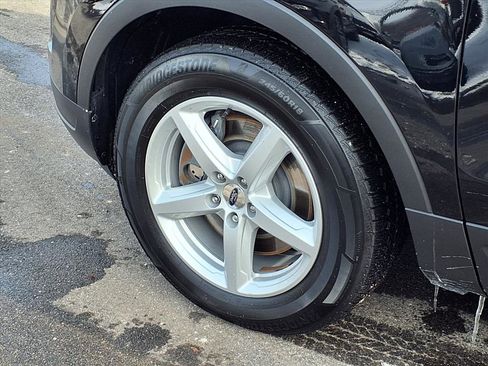 Used 2018 Ford Explorer XLT w/ Equipment Group 202A image 26