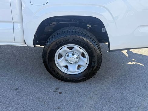 Used 2020 Toyota Tacoma SR image 40
