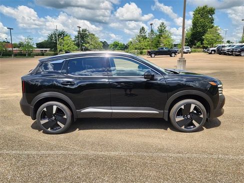 New 2025 Nissan Kicks SR image 16