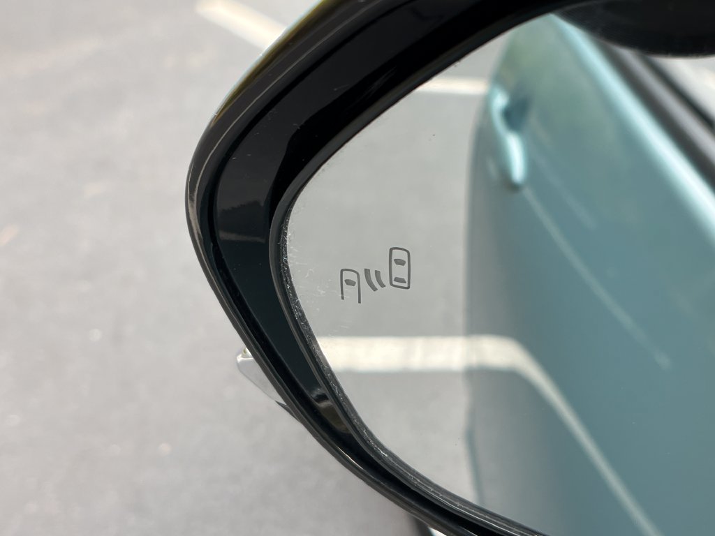 Used 2019 Toyota Prius XLE AWD/4WD image 25