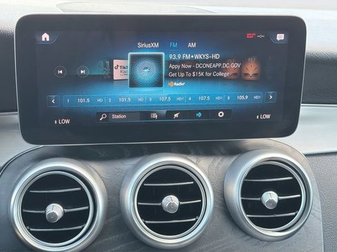 Used 2021 Mercedes-Benz GLC 300 4MATIC image 12