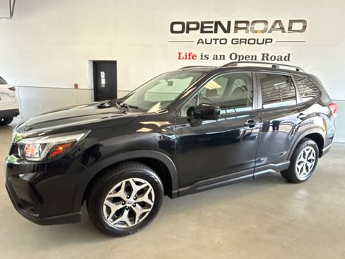 Used 2019 Subaru Forester Premium w/ All-Weather Package AWD/4WD image 3