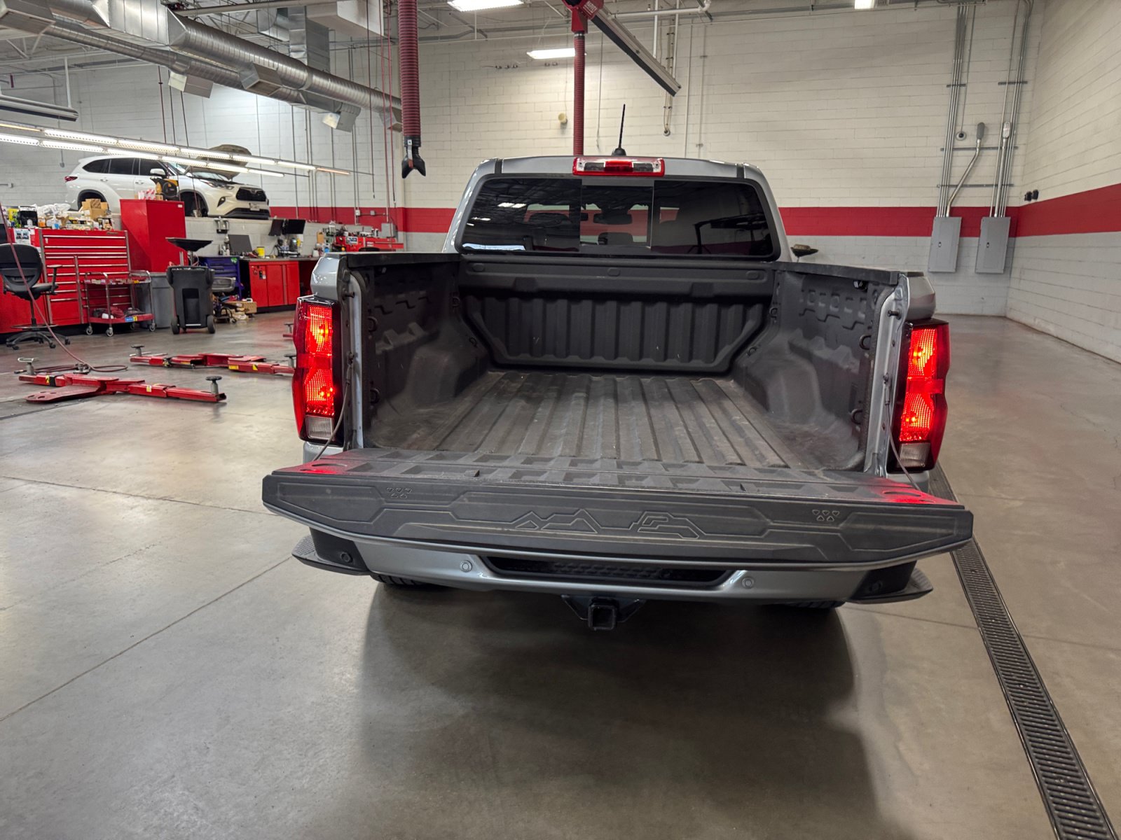 Used 2024 Chevrolet Colorado LT w/ LT Convenience Package II RWD image 34