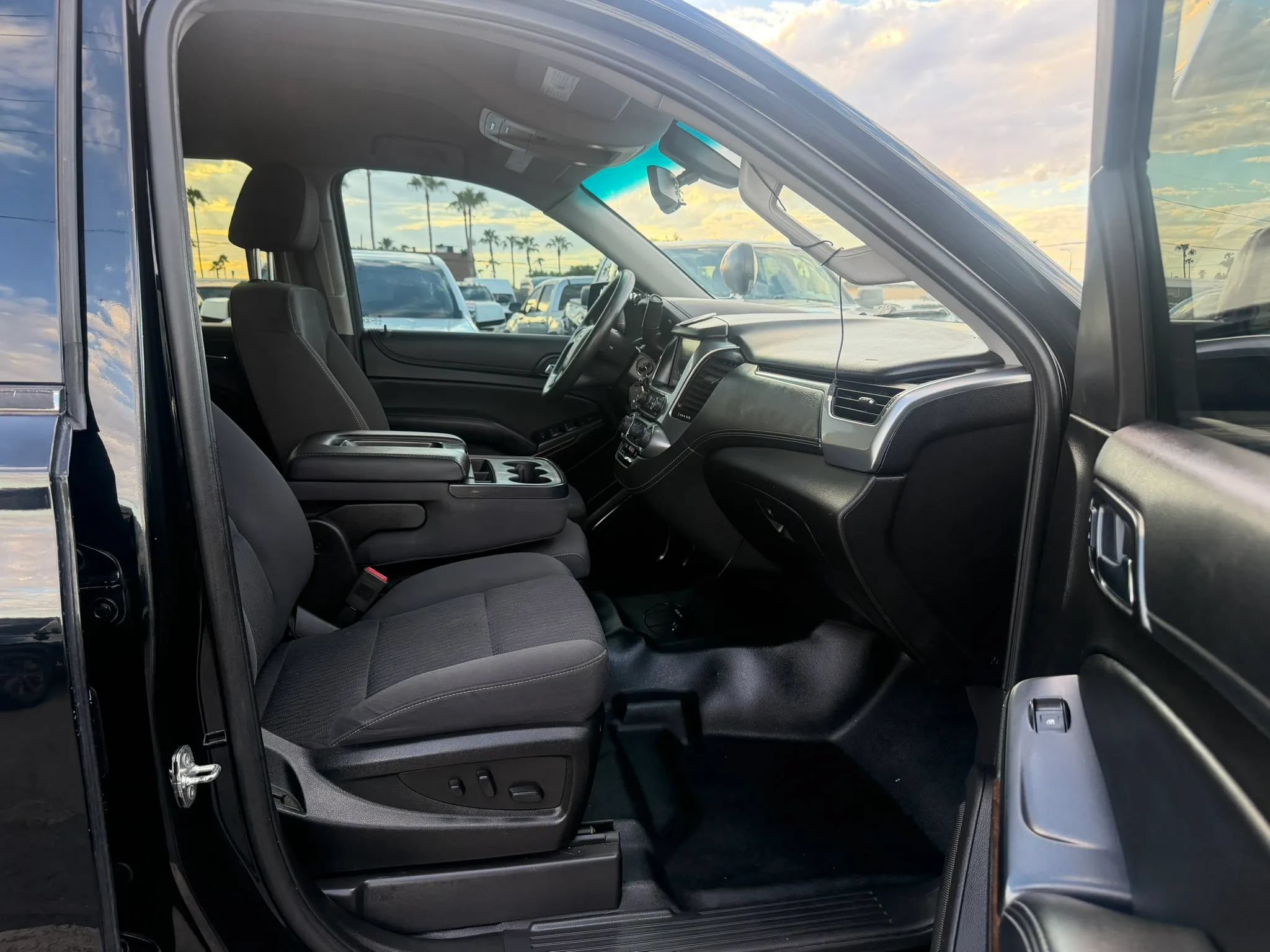 Used 2018 Chevrolet Tahoe 2WD image 29