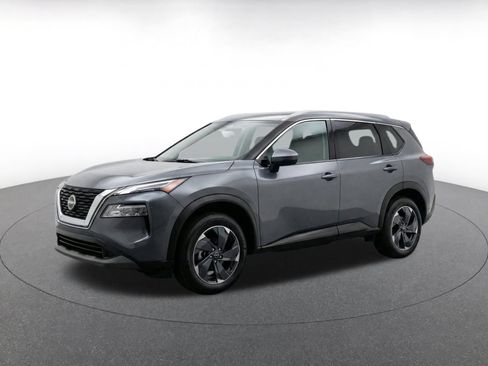 Used 2025 Nissan Rogue SV AWD/4WD image 3