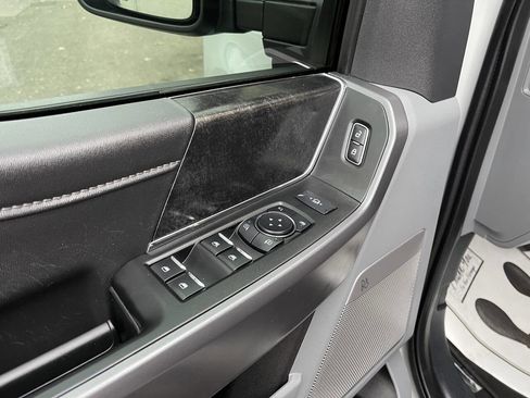 Used 2025 Ford F350 XLT w/ Black Appearance Package image 18