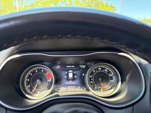 Used 2021 Jeep Cherokee Trailhawk AWD/4WD image 18