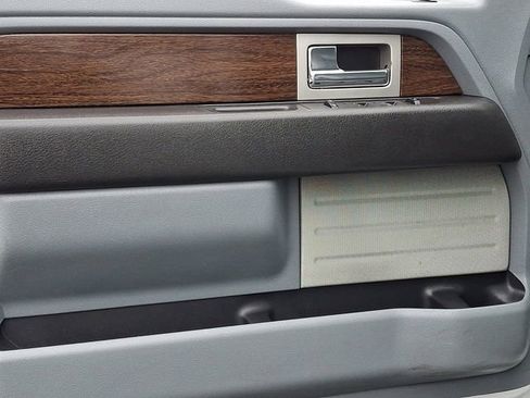 Used 2014 Ford F150 Lariat w/ Lariat Chrome Package image 14