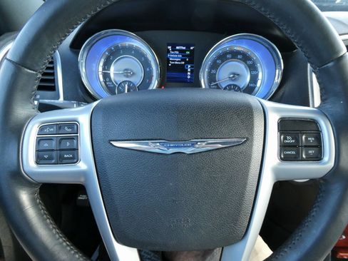 Used 2014 Chrysler 300 image 27