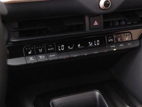 New 2026 Toyota Crown Signia image 23