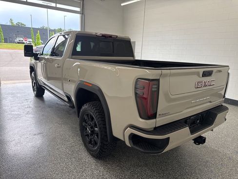 Used 2026 GMC Sierra 2500 AT4 w/ AT4 Premium Plus Package AWD/4WD image 3