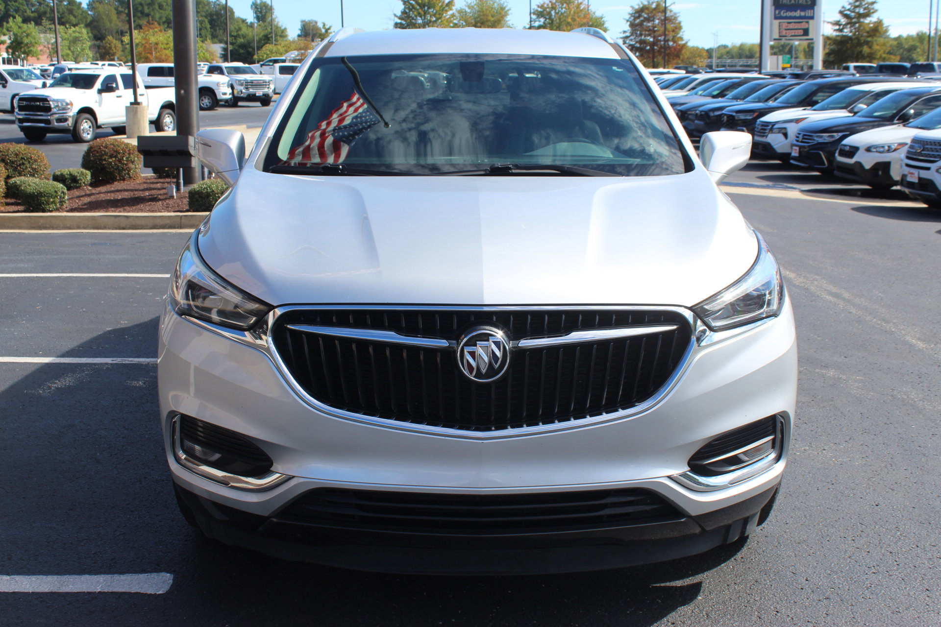 Used 2020 Buick Enclave Essence FWD image 3