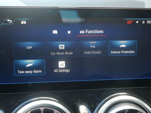 Used 2025 Mercedes-Benz EQB 300 4MATIC image 24