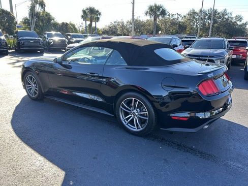 Used 2017 Ford Mustang Premium image 4