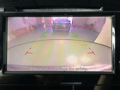 Used 2018 Nissan Rogue SV AWD/4WD image 17
