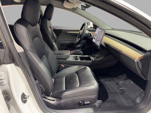 Used 2021 Tesla Model 3 Standard Range Plus image 22