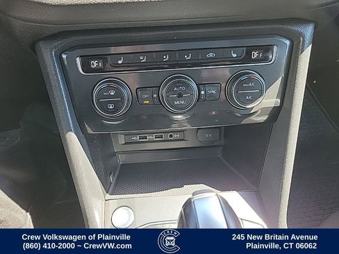 Used 2018 Volkswagen Tiguan SE w/ Panoramic Sunroof Package AWD/4WD image 8