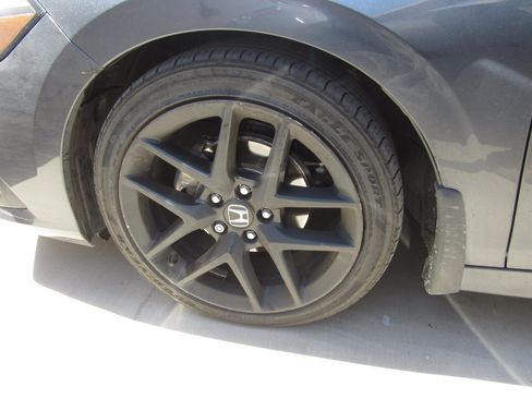 Used 2023 Honda Civic Sport image 5