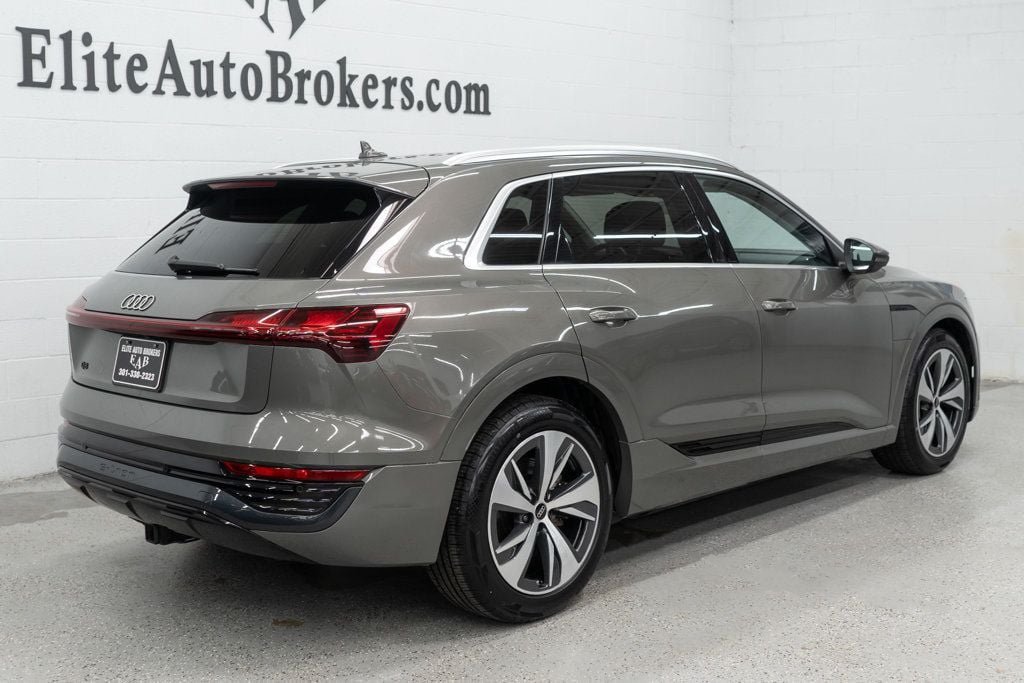 Used 2024 Audi Q8 e-tron Premium AWD/4WD image 39