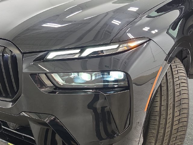 Certified 2025 BMW X7 xDrive40i w/ M Sport Package AWD/4WD image 28