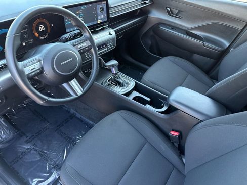 Used 2025 Hyundai Kona SEL image 9
