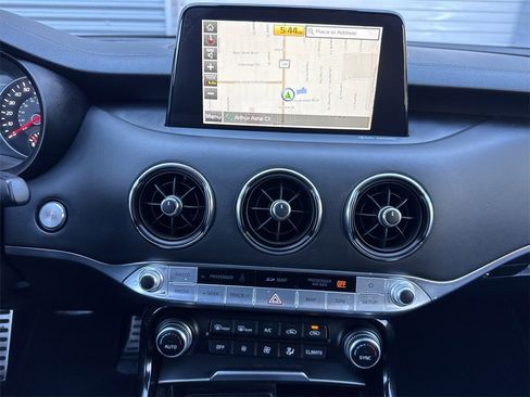 Used 2020 Kia Stinger GT1 image 17