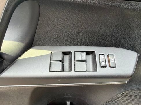 Used 2018 Toyota RAV4 XLE AWD/4WD image 19