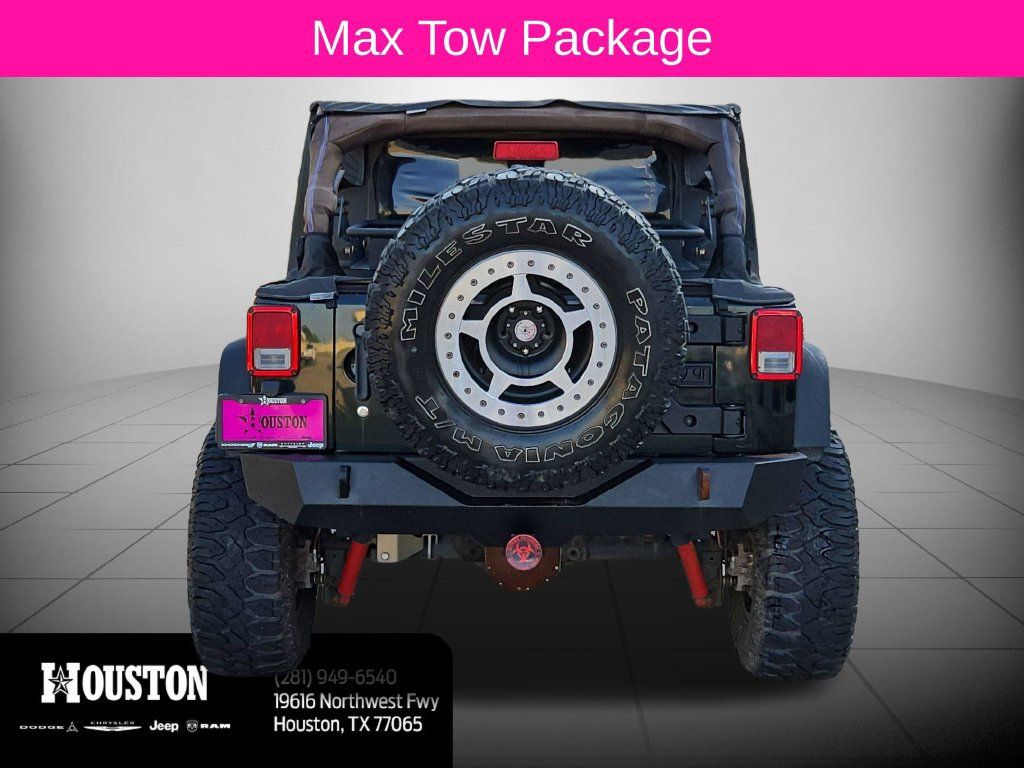 Used 2012 Jeep Wrangler Unlimited Rubicon w/ Max Tow Pkg AWD/4WD image 5