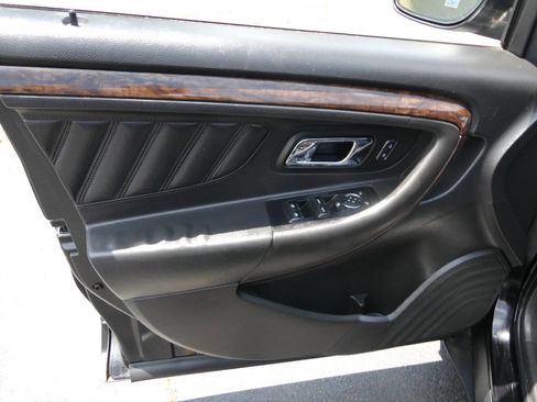 Used 2019 Ford Taurus Limited image 18